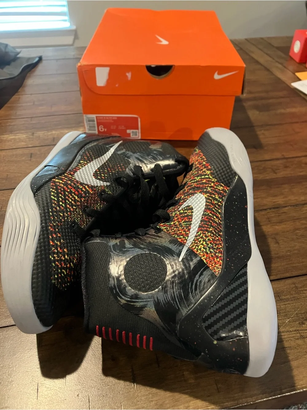 Nike breathable flyknit